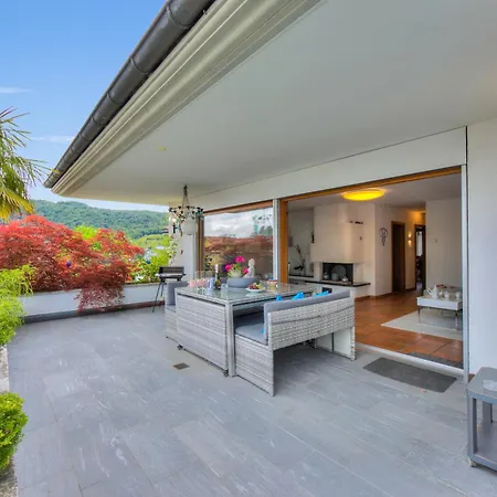 Апартаменти Deby - Happy